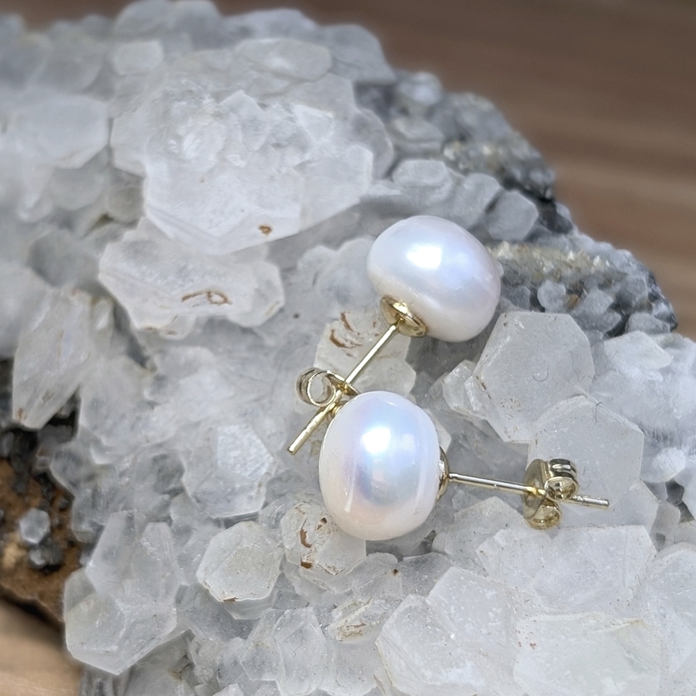 NEW 18k gold Freshwater pearl round stud earrings copper + gold plate 10mm